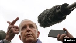 白宫经济顾问库德洛2018年4月6日见记者(路透社)