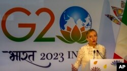 2023年9月10日星期日,在印度新德里举行的G20峰会期间,意大利总理乔治娅·梅洛尼在国际媒体中心的新闻发布会上发表讲话。(美联社)