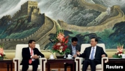 菲律宾总统杜特尔特在北京人民大会堂会见中国人大委员长张德江(2016年10月20日)