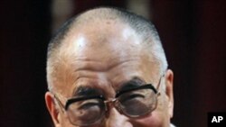 西藏流亡精神领袖达赖喇嘛 (资料照片)
