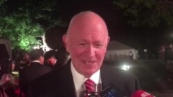 白邦瑞博士在双橡园双十节庆祝活动期间接受美国之音采访 白邦瑞博士在双橡园双十节庆祝活动期间接受美国之音采访