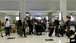 ရန်ကုန်အပြည်ပြည်ဆိုင်ရာလေဆိပ် ။ 