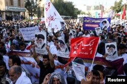 参加亲政府集会的伊朗人。(2018年1月3日)