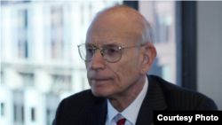 科文顿•柏灵律师事务所律师埃森•斯塔特(照片来源:视频截图)