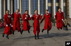 中共十八大会场的女服务员们