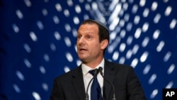 以色利外交官鲁文·阿扎 2016年10月在华盛顿出席一场活动(美联社)