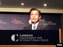 台湾代表团由台湾外贸协会董事长、前经济部次长梁国新(美国之音 钟辰芳拍摄)