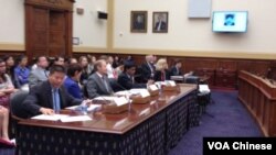 美国会为冯建梅举行听证,继续关注中国家庭人权(美国之音方方拍摄)