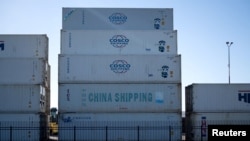 2025年1月20日美国总统特朗普宣誓就职日,美国加州奥克兰港堆积的来自中国的集装箱。