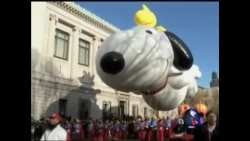 美国掠影:奥巴马感恩节致辞 星期五购物潮开始 美国掠影:奥巴马感恩节致辞 星期五购物潮开始