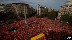 支持独立的抗议者在加泰罗尼亚民族日这天聚集在巴塞罗那的对角线大道。(2018年9月11日)