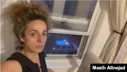 美国之音波斯语电视主播马西赫·阿利内贾德在推特上发布的一段视频,此为该视频的屏幕截图。(2021年7月13日)