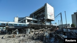 俄罗斯军队对乌克兰第聂伯罗地区一个通勤地点发动导弹攻击。(2023年8月24日)