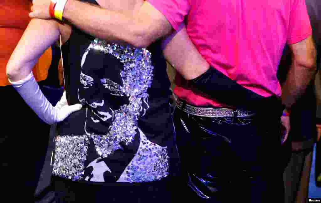 Đại biểu chờ đến ngày đầu tiên của Đại hội, 4 tháng 9, 2012.