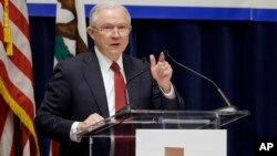 Bộ trưởng Tư pháp Jeff Sessions phát biểu tại lễ kỷ niệm lần thứ 26 Ngày Luật Thi hành Luật pháp tại Sacramento, California, ngày 7/3/2018,