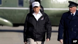 在马里兰州安德鲁斯空军基地,特朗普步行登上空军一号前往南部边境。(2019年1月10日)