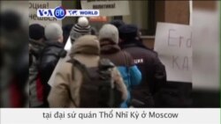 Người Nga biểu tình phản đối tại đại sứ quán Thổ Nhĩ Kỳ (VOA60) Người Nga biểu tình phản đối tại đại sứ quán Thổ Nhĩ Kỳ (VOA60)