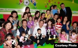 张志军参访托育中心(陆委会提供)