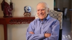 李敦白说，文革的时候，他认为“毛泽东讲的就是真理”