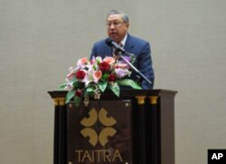 工商协进会理事长骆锦明致词