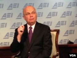 前国安局、中情局局长海登将军(美国之音 莉雅拍摄)