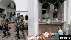 2019年4月21日斯里兰爆炸事件后,斯里兰卡军方在圣安东尼神殿前守卫。
