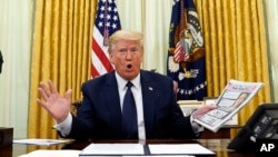 特朗普总统在签署加强对社交媒体内容问责的行政令前讲话。(2020年5月28日)