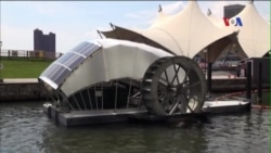 Mỹ dùng bánh xe nước thu gom rác trên sông Mỹ dùng bánh xe nước thu gom rác trên sông