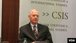 约翰霍普金斯大学高等国际学院教授卜道维(美国之音钟辰芳拍摄)