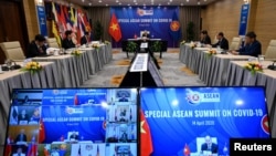 越南总理阮春福在河内与东南亚国家联盟(ASEAN)领导人就冠状病毒病(COVID-19)举行的特别视频会议发表讲话。(2020年4月14日)