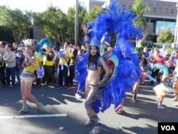 柯阵营游行嘉年华(美国之音许波拍摄)