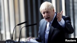 资料照片: 首相鲍里斯·约翰逊发表演讲。2019年7月24日。