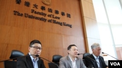 和平占中三位发起人陈健民(左起)、戴耀庭以及朱耀明牧师(美国之音海彦拍摄)