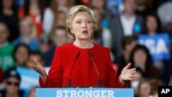 美国民主党总统候选人克林顿在俄亥俄州的肯特大学竞选(2016年10月31日)