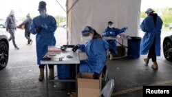 Một điểm xét nghiệm COVID-19 ở Milwaukee, bang Wisconsin, Mỹ, 2/10/2020