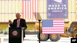 资料照:台积电创始人张忠谋在美国亚利桑那州凤凰城的新台积电工厂发表讲话。(2022年12月6日)