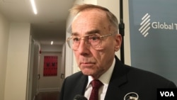 前美国国防部国际安全事务助理部长格雷格森(美国之音钟辰芳拍摄)