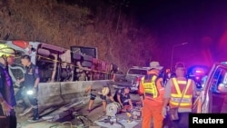 (၁၈) ဦးသေဆုံး၊ (၂၃) ဦးဒဏ်ရာရခဲ့တဲ့ ထိုင်းနိုင်ငံတွင်း လေ့လာရေးထွက်တဲ့ဘတ်စ်ကားတိမ်းမှောက်သွားပုံ။ (ဖေဖော်ဝါရီ ၂၆၊ ၂၀၂၅)