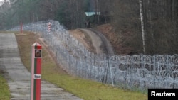资料照:从立陶宛看波兰与白俄罗斯的边界线 (2021年11月26日)
