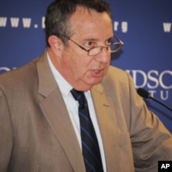 前美国国防部副助理部长赛思·克罗普西 (资料照片)