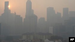 Chỉ số ô nhiễm không khí của Singapore tăng vọt lên mức cao kỷ lục là 371 điểm.