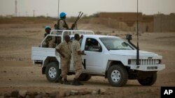 Một chiếc xe chở các binh sỹ gìn giữ hòa bình Liên hiệp Quốc ở Kidal, Mali.