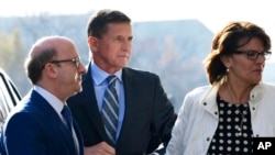 前川普国家安全顾问迈克尔·弗林抵达华盛顿一家联邦法庭。(2017年12月1日)