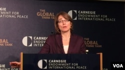 主管公民安全、民主和人权事务的美国务次卿莎拉•休厄尔(美国之音叶林拍摄)