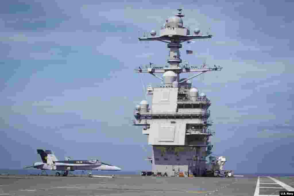 2018年6月3日,美国航母福特号(USS Gerald R. Ford)在大西洋从事交付后测试和试运行(美国海军图片)