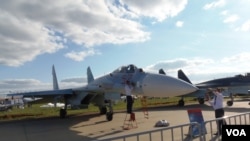 去年8月末莫斯科航展上展出的苏-27SM3战机。(美国之音白桦拍摄)