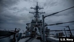 美军导弹驱逐舰“柯蒂斯·威尔伯”号(USS Curtis Wilbur DDG 54)2021年6月22日在南中国海航行。(图片来源:美国海军第7舰队)