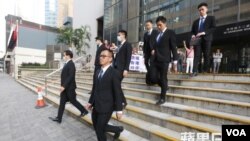 7名涉案警察庭审期间离开法庭(资料)