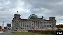 资料照片:位于柏林的德国联邦议会大厦。(2022年10月22日)