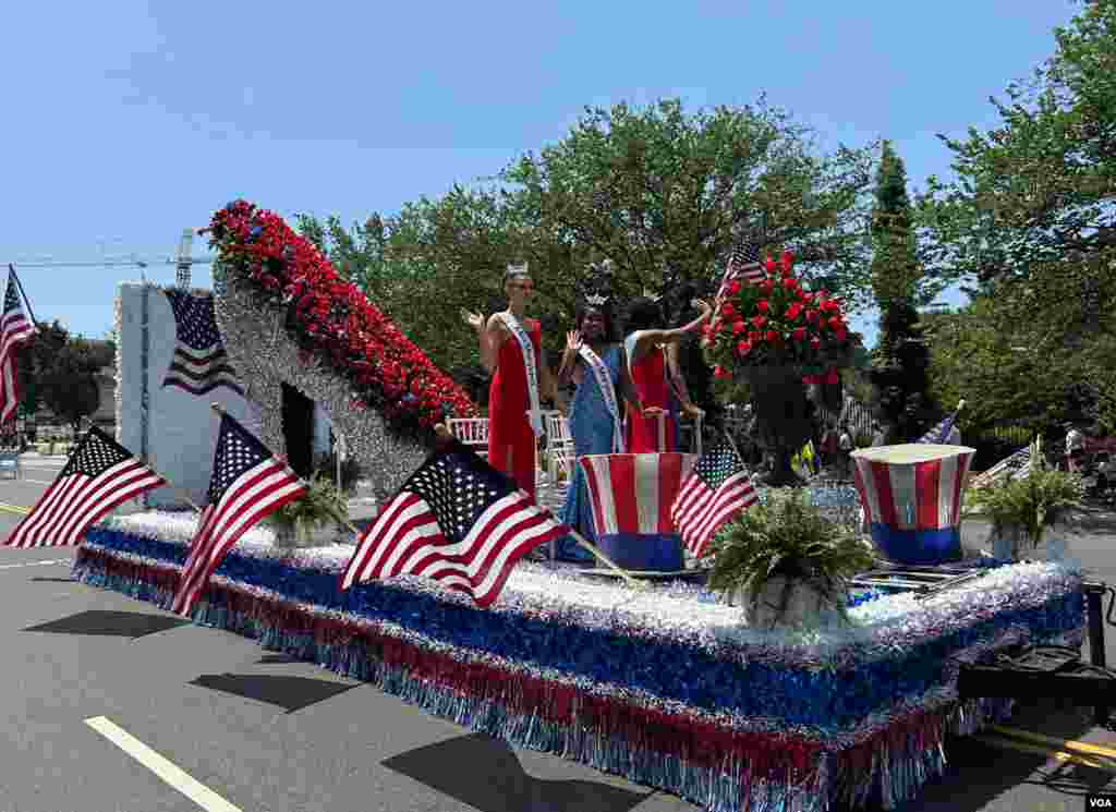华盛顿独立日庆祝游行街头即景。(2025年7月4日)